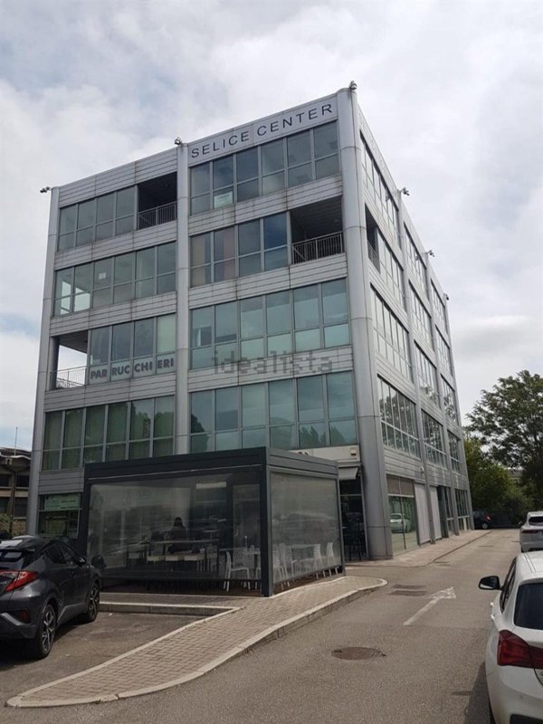 ufficio in vendita ad Imola in zona Centro Storico