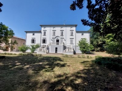 villa in vendita ad Imola