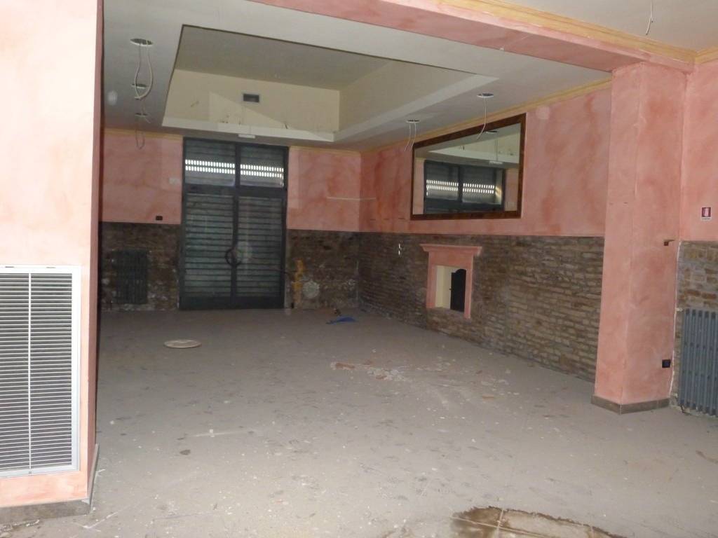 negozio in vendita ad Imola in zona Centro Storico