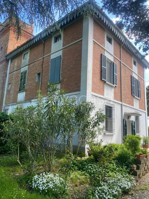 casa indipendente in vendita ad Imola