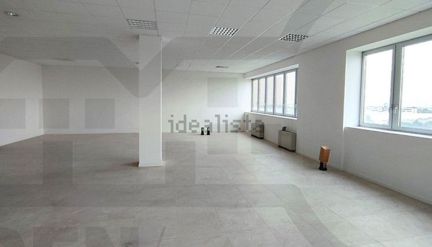 ufficio in vendita ad Imola in zona Area Industriale