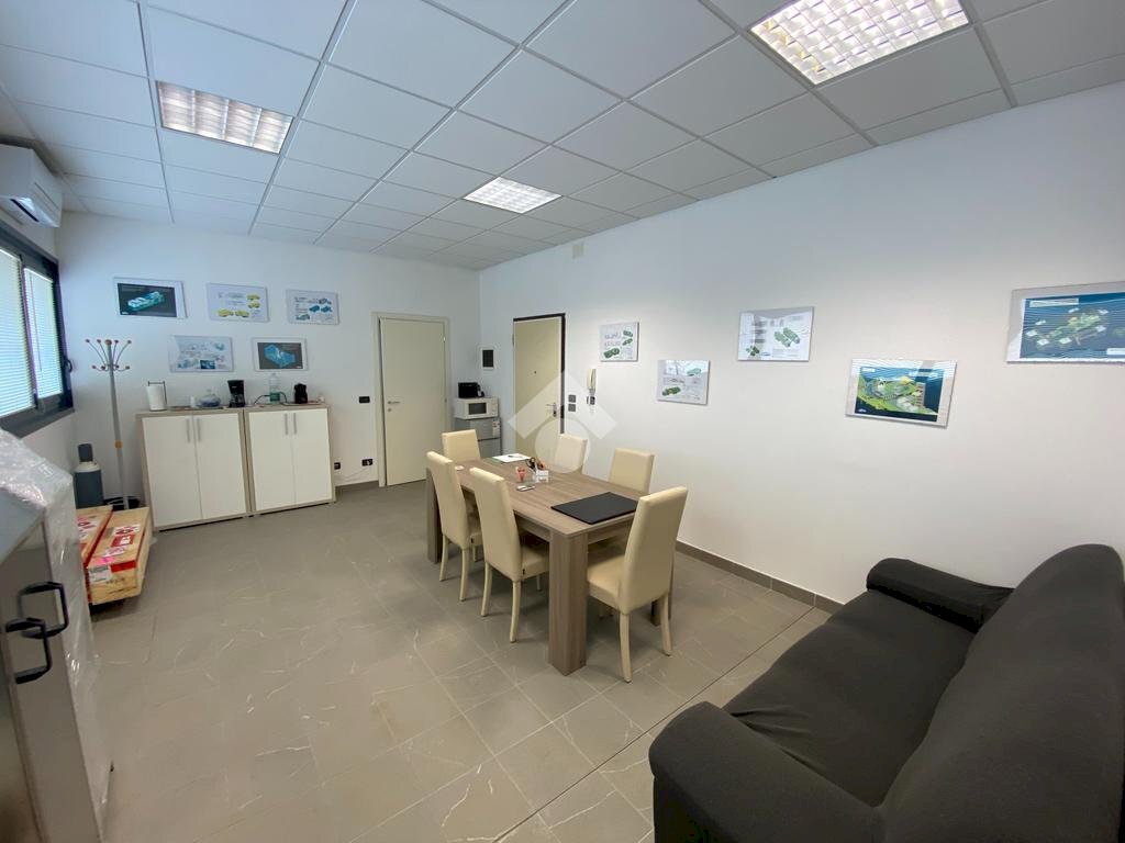 ufficio in vendita ad Imola