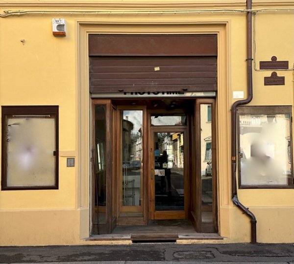 negozio in vendita ad Imola