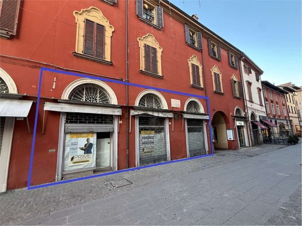 negozio in vendita ad Imola in zona Centro Storico