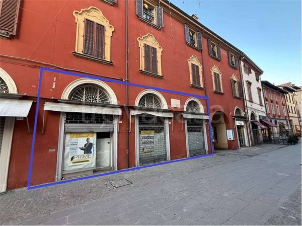 negozio in vendita ad Imola in zona Centro Storico
