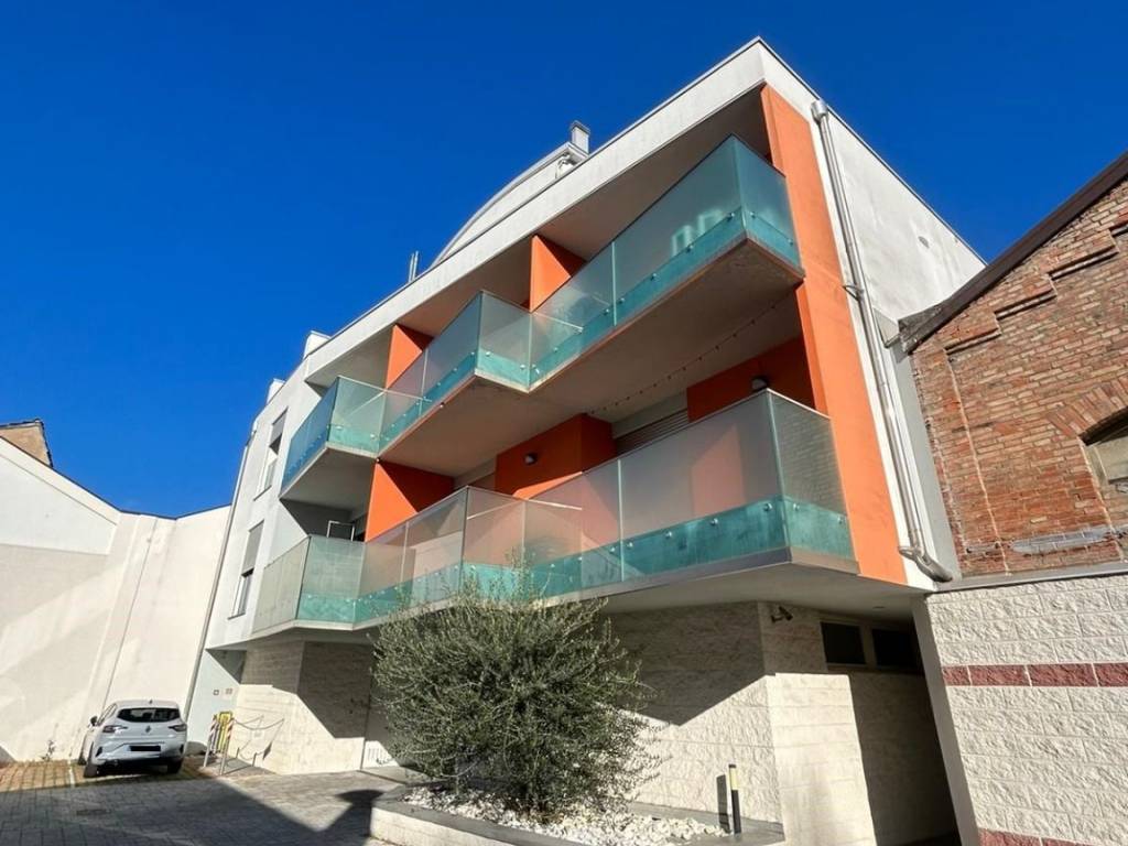 appartamento in vendita ad Imola in zona Centro Storico