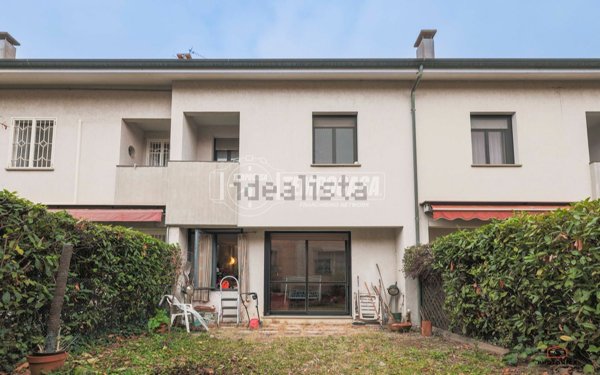 casa semindipendente in vendita ad Imola