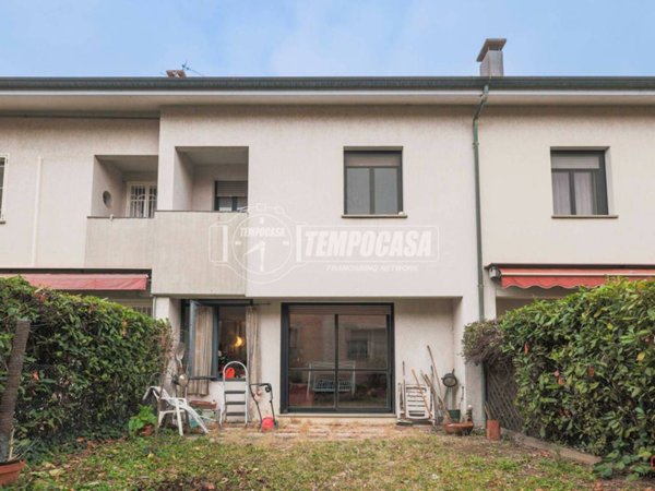 casa semindipendente in vendita ad Imola