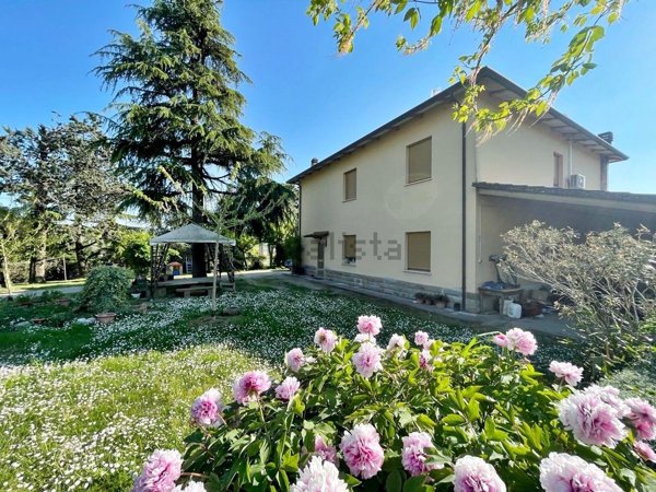 casa indipendente in vendita ad Imola in zona Fabbrica