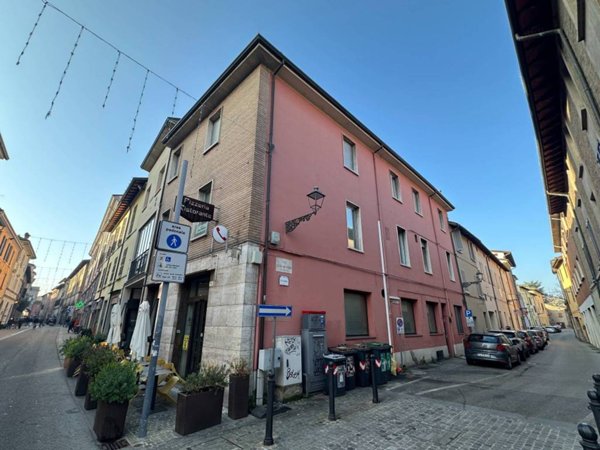 intera palazzina in vendita ad Imola in zona Centro Storico