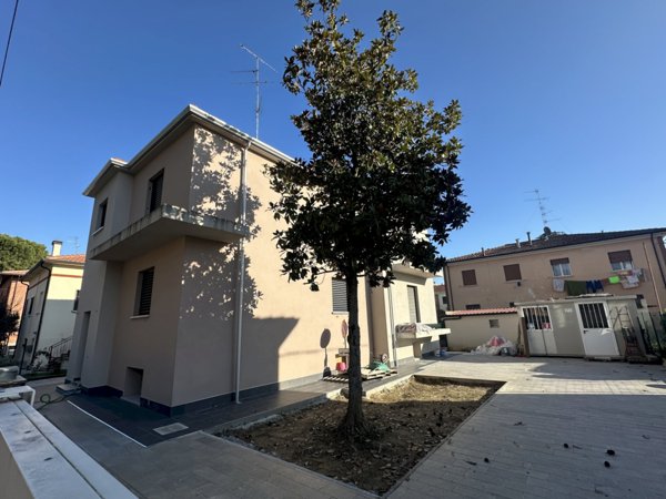 casa indipendente in vendita ad Imola