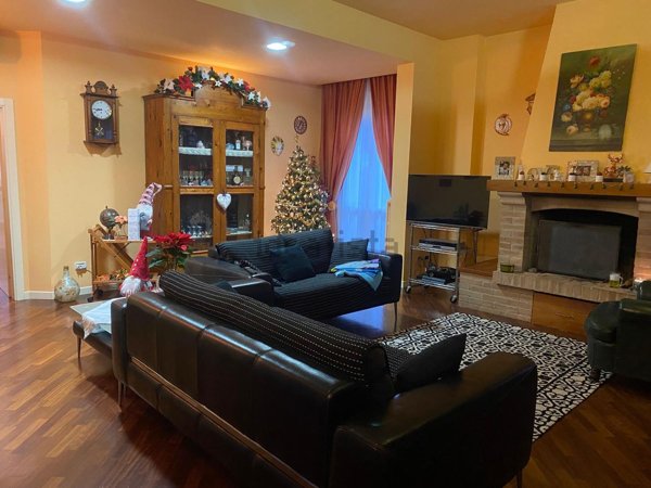 casa indipendente in vendita ad Imola