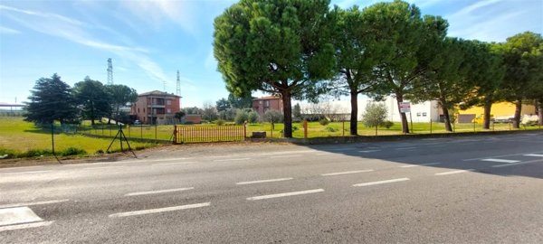 terreno edificabile in vendita ad Imola