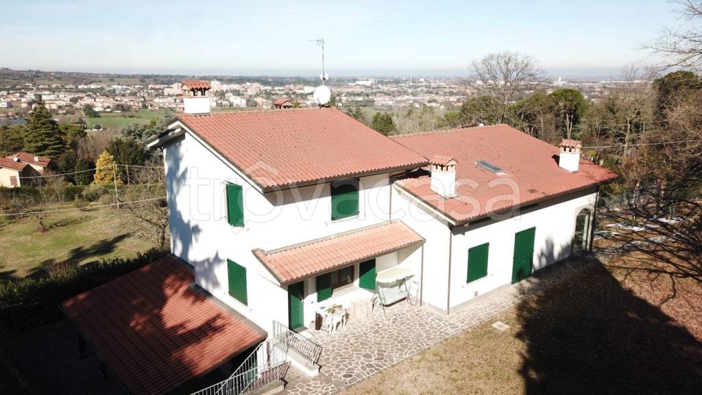 casa indipendente in vendita ad Imola
