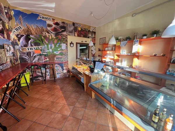 negozio in vendita ad Imola in zona Centro Storico