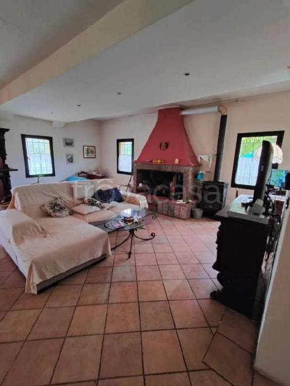 casa indipendente in vendita ad Imola in zona Spazzate Sassatelli