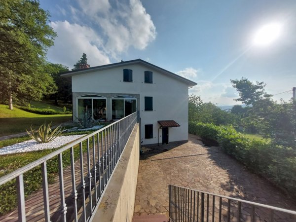 casa indipendente in vendita ad Imola