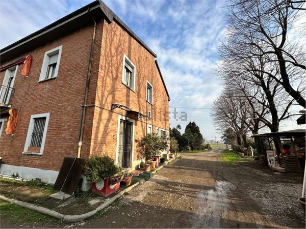 casa indipendente in vendita ad Imola in zona Sasso Morelli