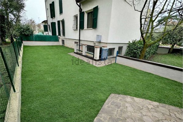 appartamento in vendita ad Imola in zona Pedagna