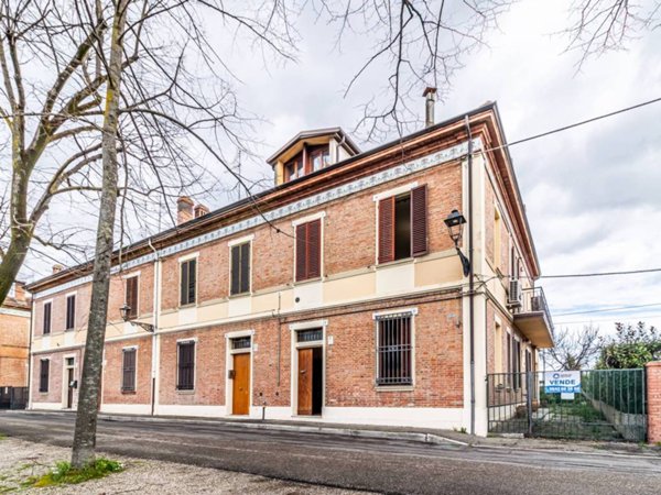 casa indipendente in vendita ad Imola