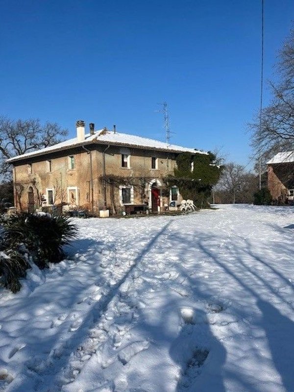 casa indipendente in vendita ad Imola