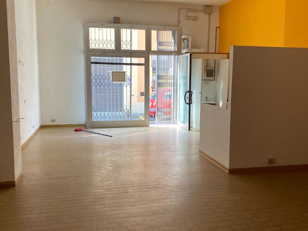 negozio in vendita ad Imola in zona Centro Storico