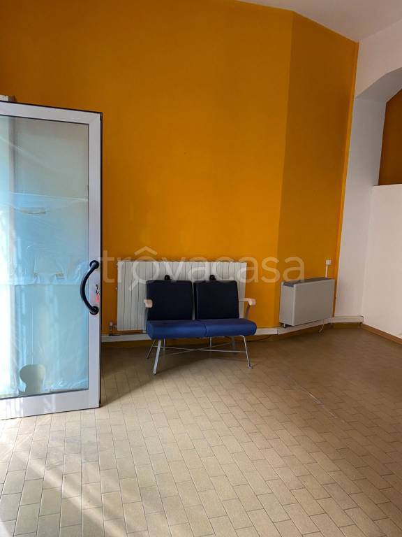 negozio in vendita ad Imola