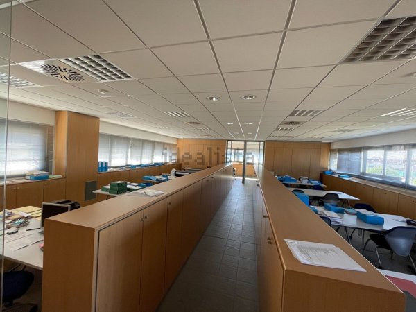 ufficio in vendita ad Imola in zona Area Industriale