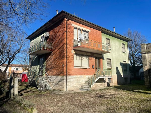 casa indipendente in vendita ad Imola