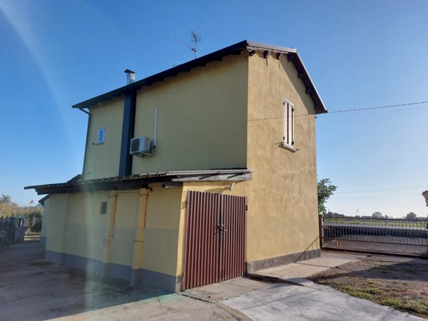 casa indipendente in vendita ad Imola