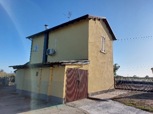 casa indipendente in vendita ad Imola