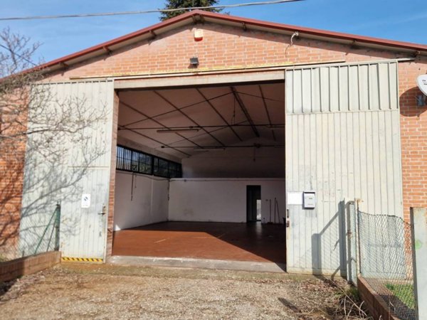 locale commerciale in vendita ad Imola in zona Sasso Morelli