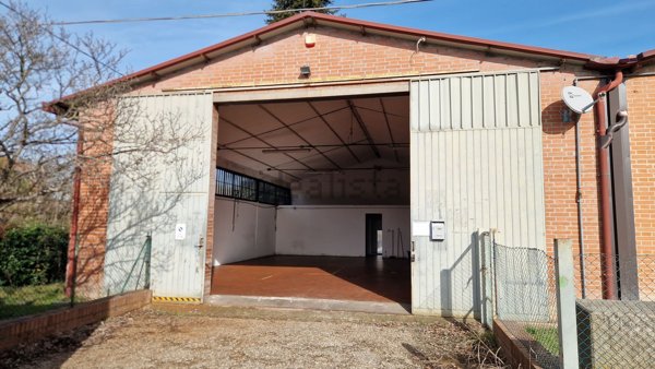 locale di sgombero in vendita ad Imola in zona Sasso Morelli
