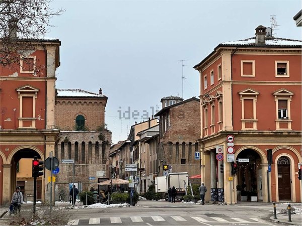 casa indipendente in vendita ad Imola in zona Centro Storico