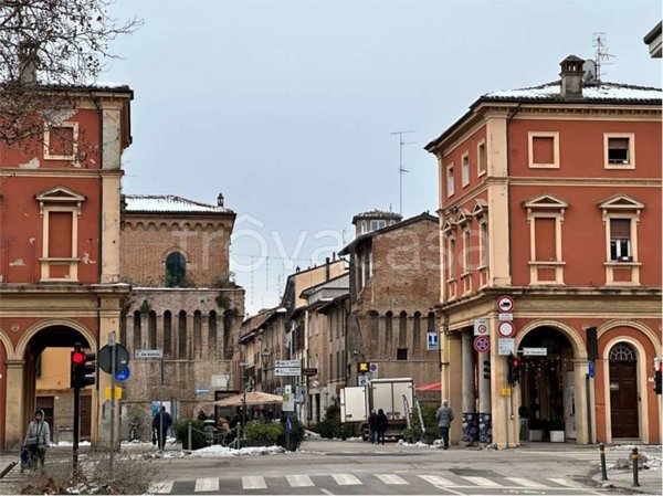 casa indipendente in vendita ad Imola in zona Centro Storico