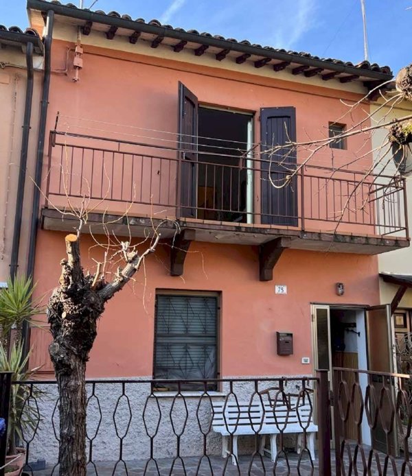 casa indipendente in vendita ad Imola in zona Sesto Imolese