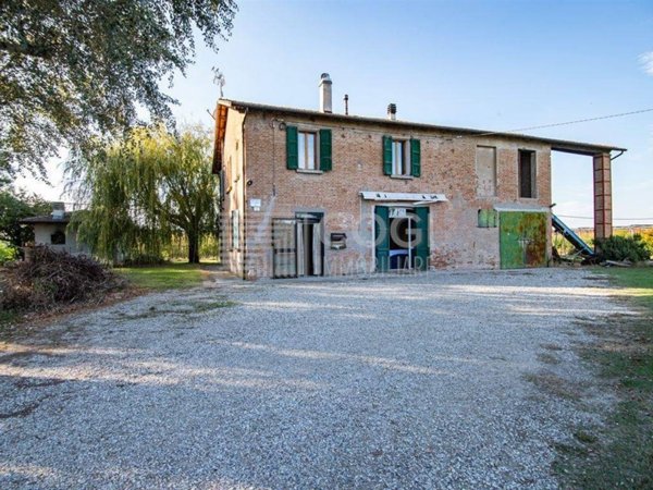 casa indipendente in vendita ad Imola in zona Sesto Imolese