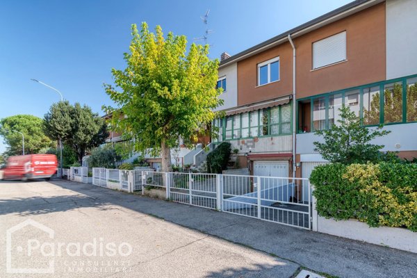 casa indipendente in vendita ad Imola in zona Pedagna