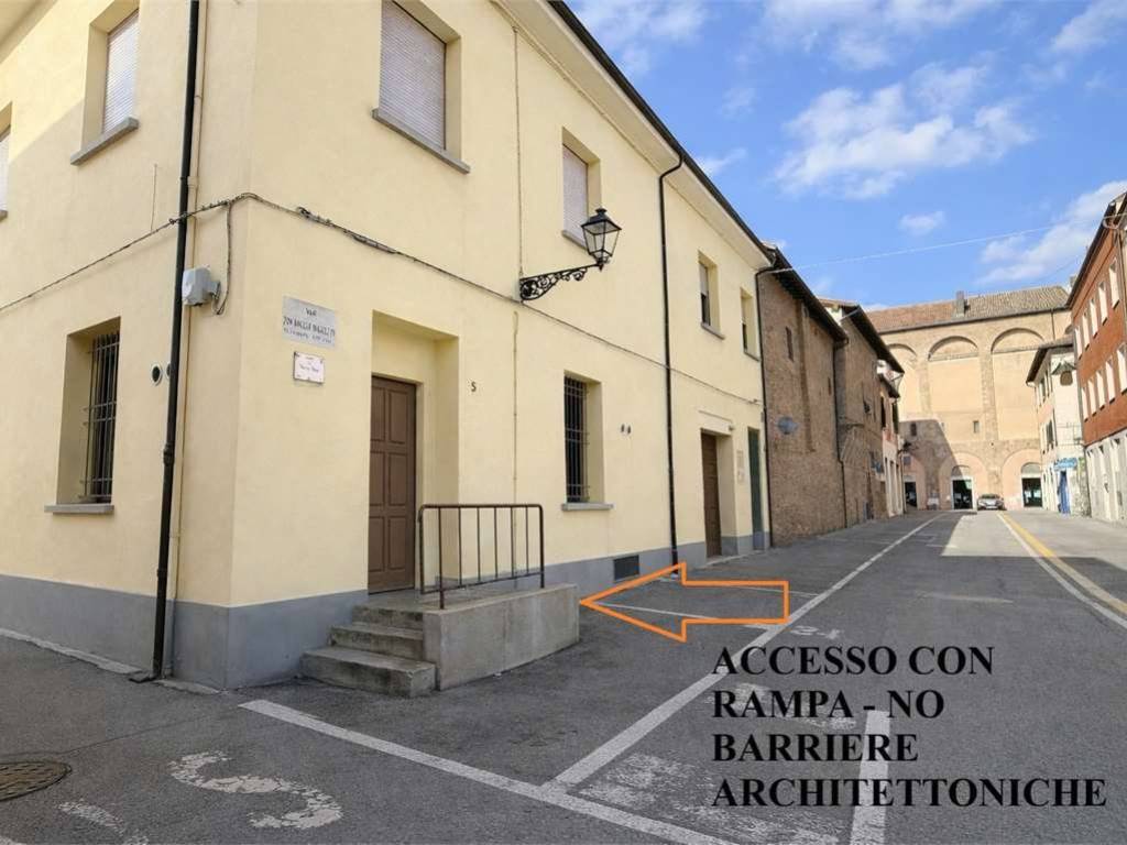 appartamento in vendita ad Imola in zona Centro Storico