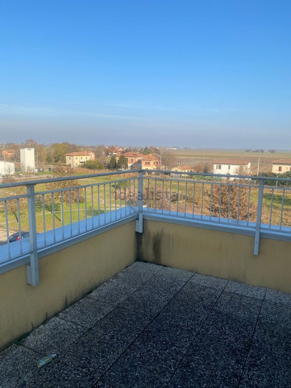 appartamento in vendita ad Imola in zona Sesto Imolese