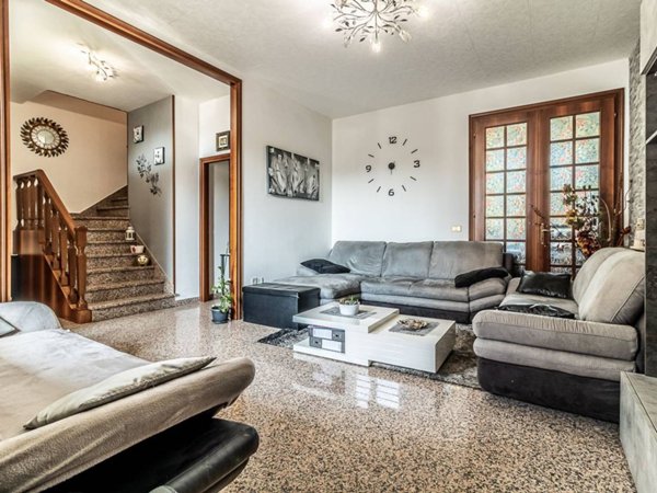 casa indipendente in vendita ad Imola in zona Fabbrica