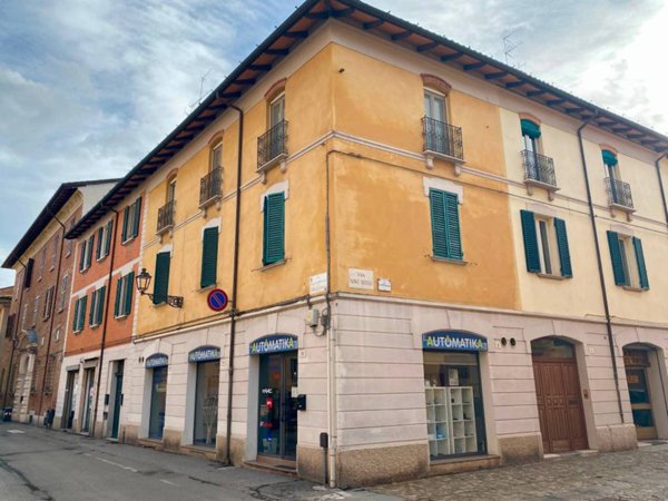 intera palazzina in vendita ad Imola in zona Centro Storico