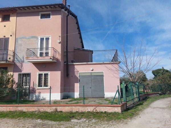 casa indipendente in vendita ad Imola