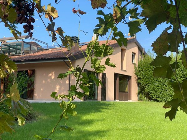 casa indipendente in vendita ad Imola