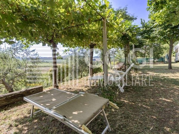 locale di sgombero in vendita ad Imola