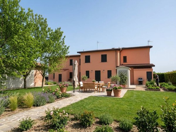 casa indipendente in vendita ad Imola in zona Sasso Morelli