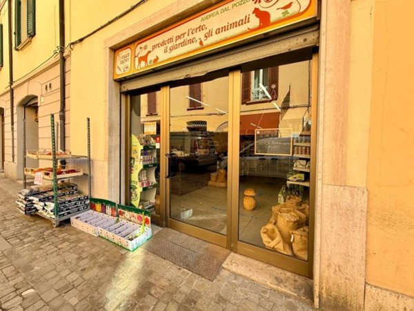 negozio in vendita ad Imola in zona Centro Storico