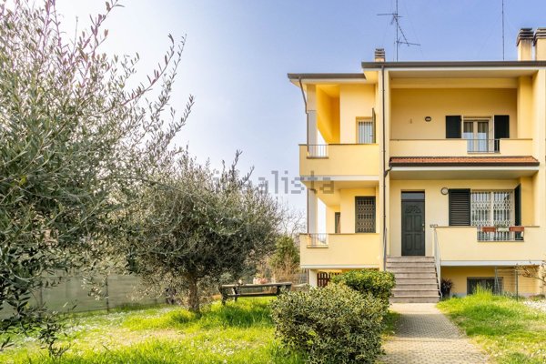 casa indipendente in vendita ad Imola in zona Pedagna
