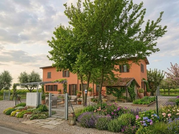 casa indipendente in vendita ad Imola in zona Zello
