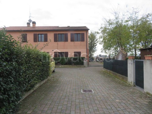 appartamento in vendita ad Imola in zona Spazzate Sassatelli